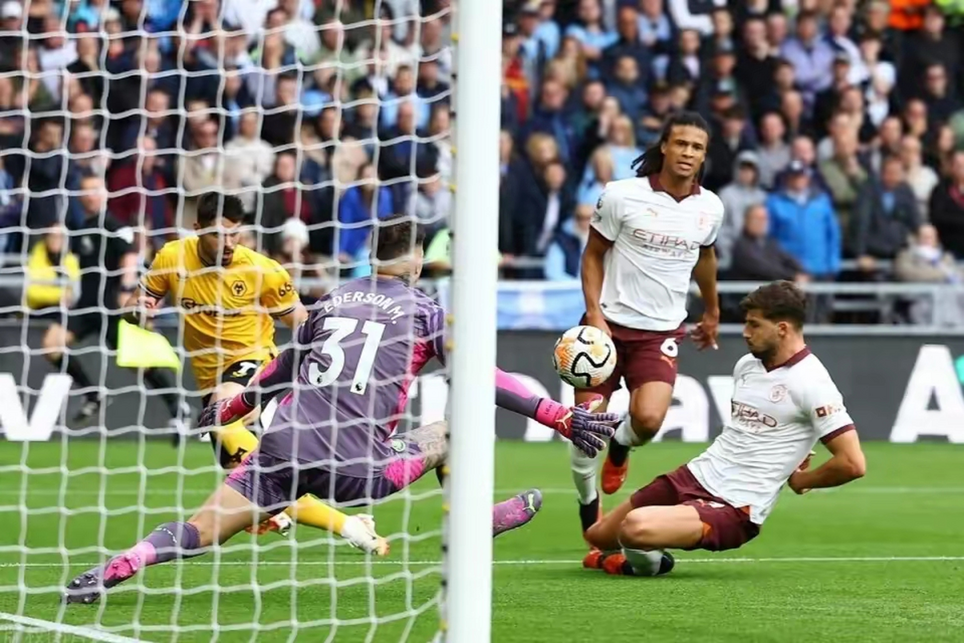 关于狼队击败曼城,英超领头羊失分先机的信息 关于狼队击败曼城,英超领头羊失分先机的信息