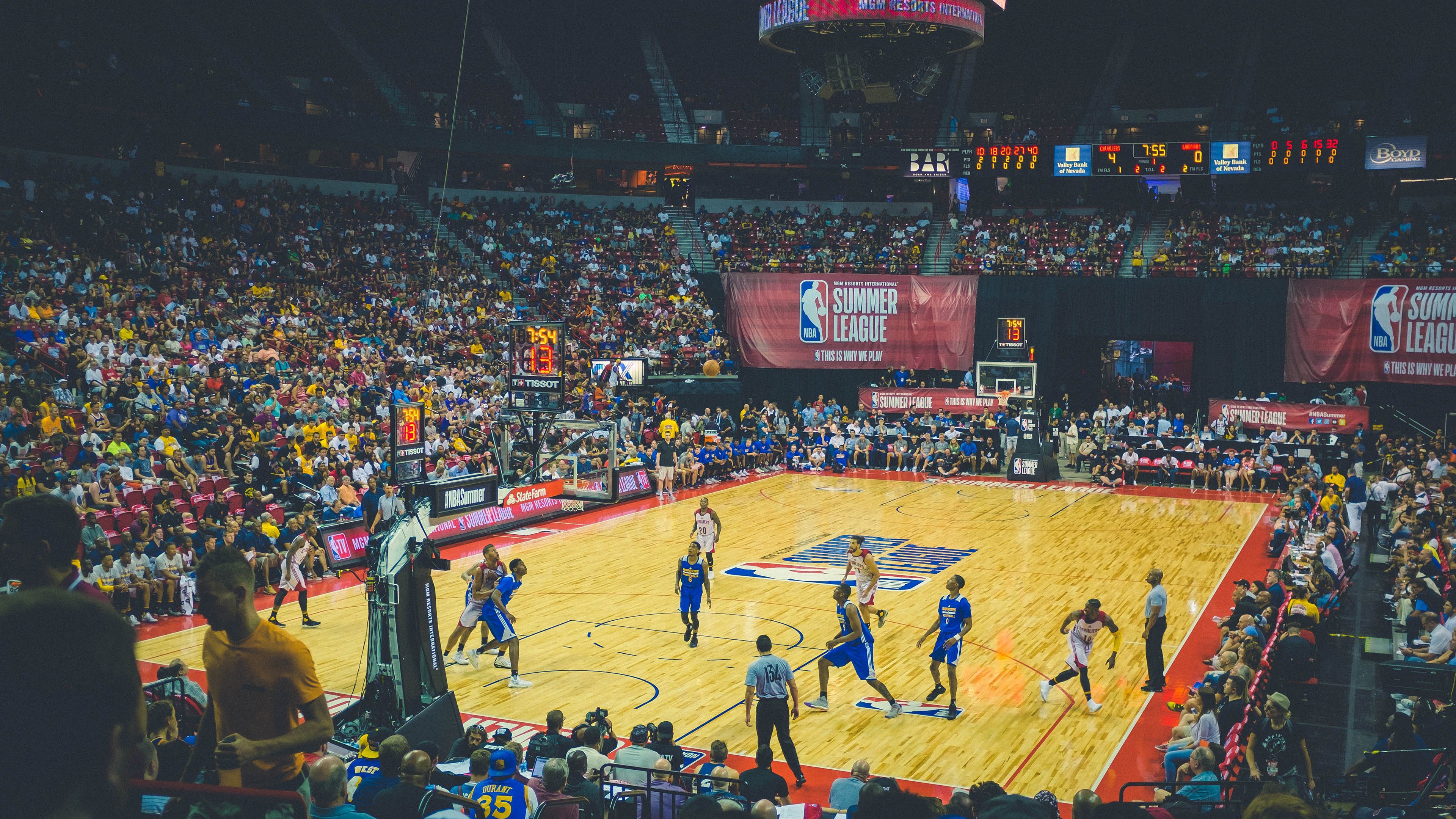 双重突破，中国队力克韩国队，奥恰洛夫刷新纪录之夜